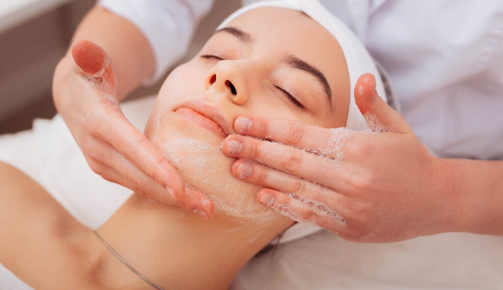 Clinical Exfoliation with AlumierMD